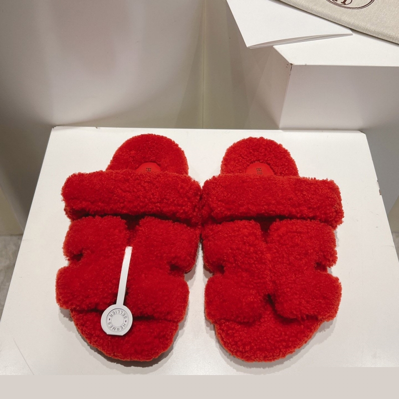 H**mes slippers